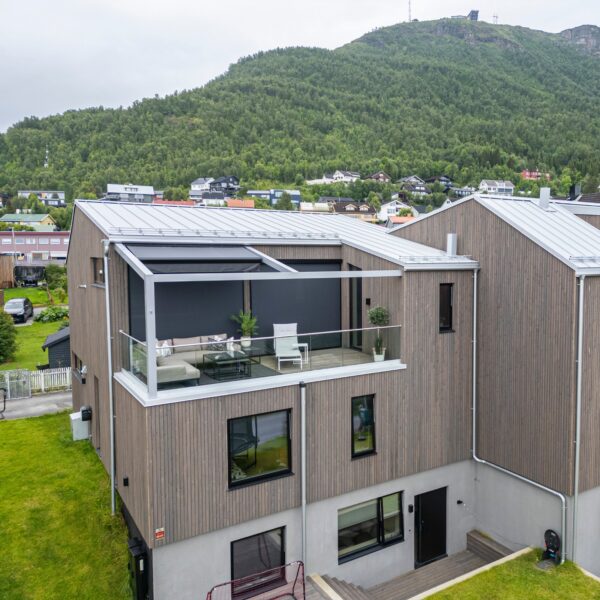 Zipscreen-utvendig-solskjerming-fasade2