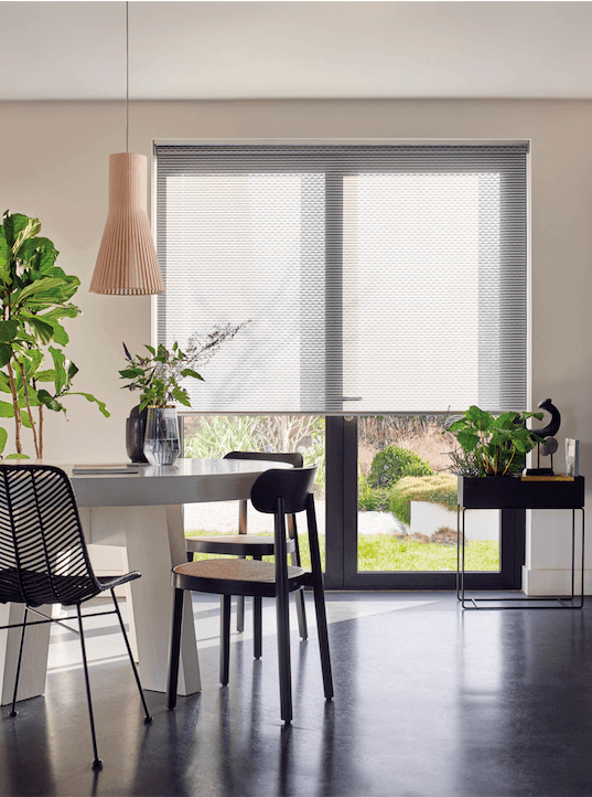Rullegardin_RS 100_Signature_Roller Blinds Close Up Photo beige blinds-7